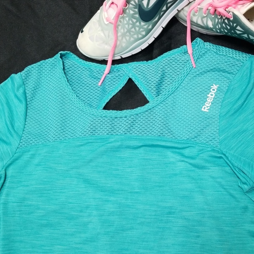 NWOT - Reebok Workout Shirt - Picture 4 of 8